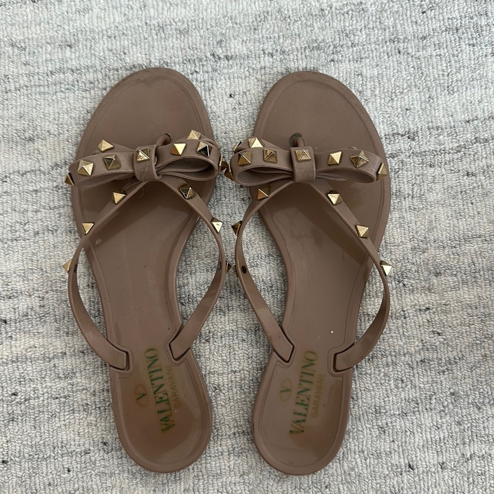 Valentino jelly rockstud flip flops